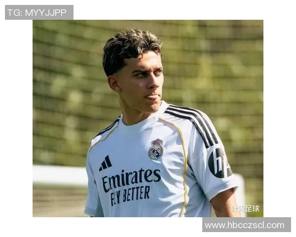 布布心目中的足球偶像是谁他对明星球员的热爱与追随